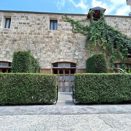 Old Town Guesthouses Batroun Ngoại thất bức ảnh