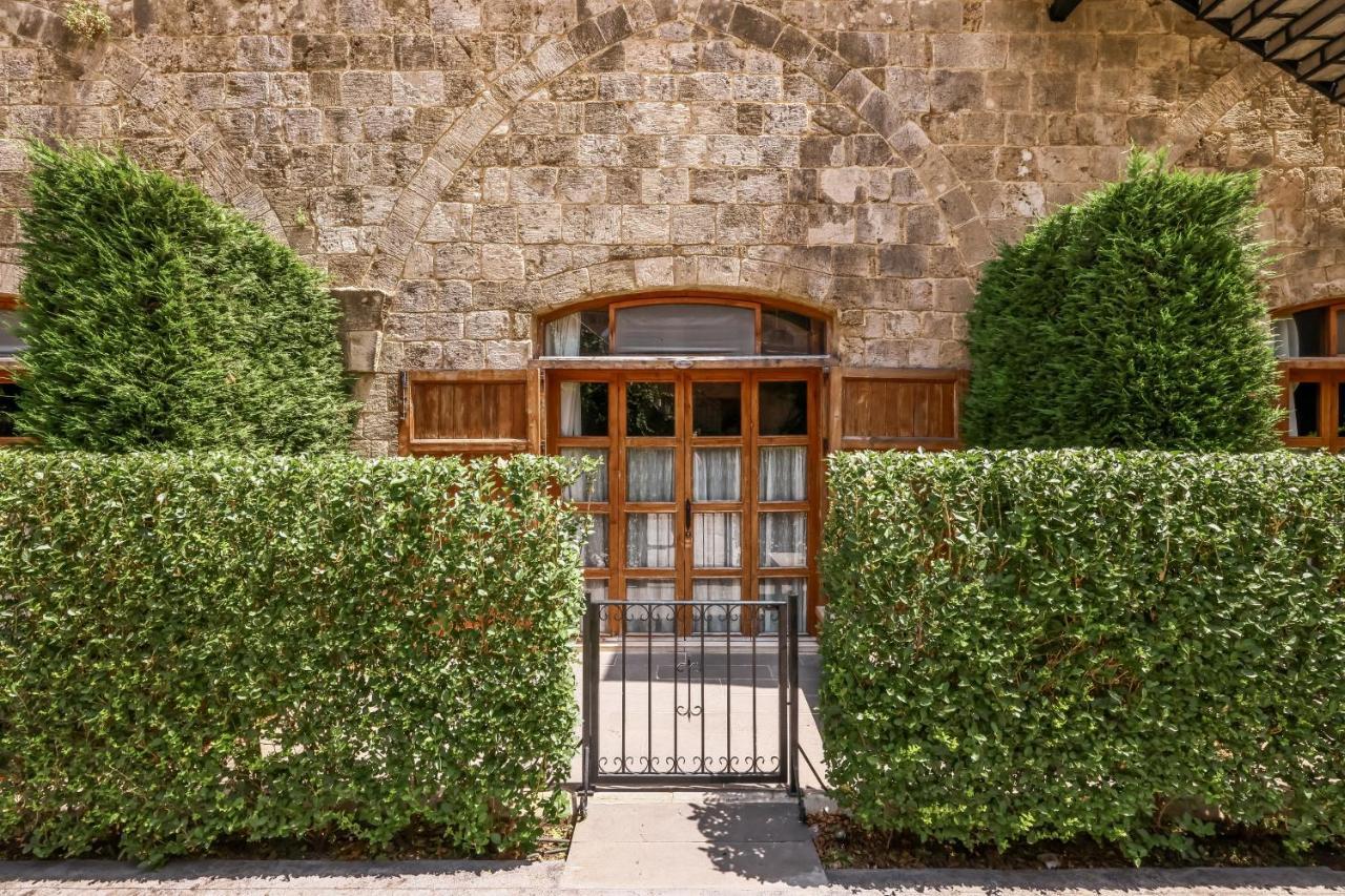 Old Town Guesthouses Batroun Ngoại thất bức ảnh