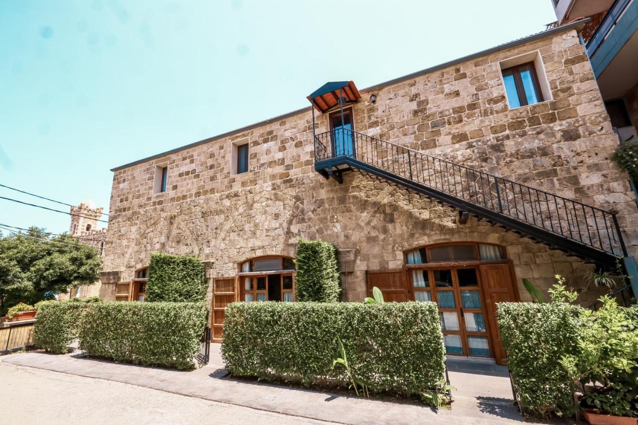 Old Town Guesthouses Batroun Ngoại thất bức ảnh