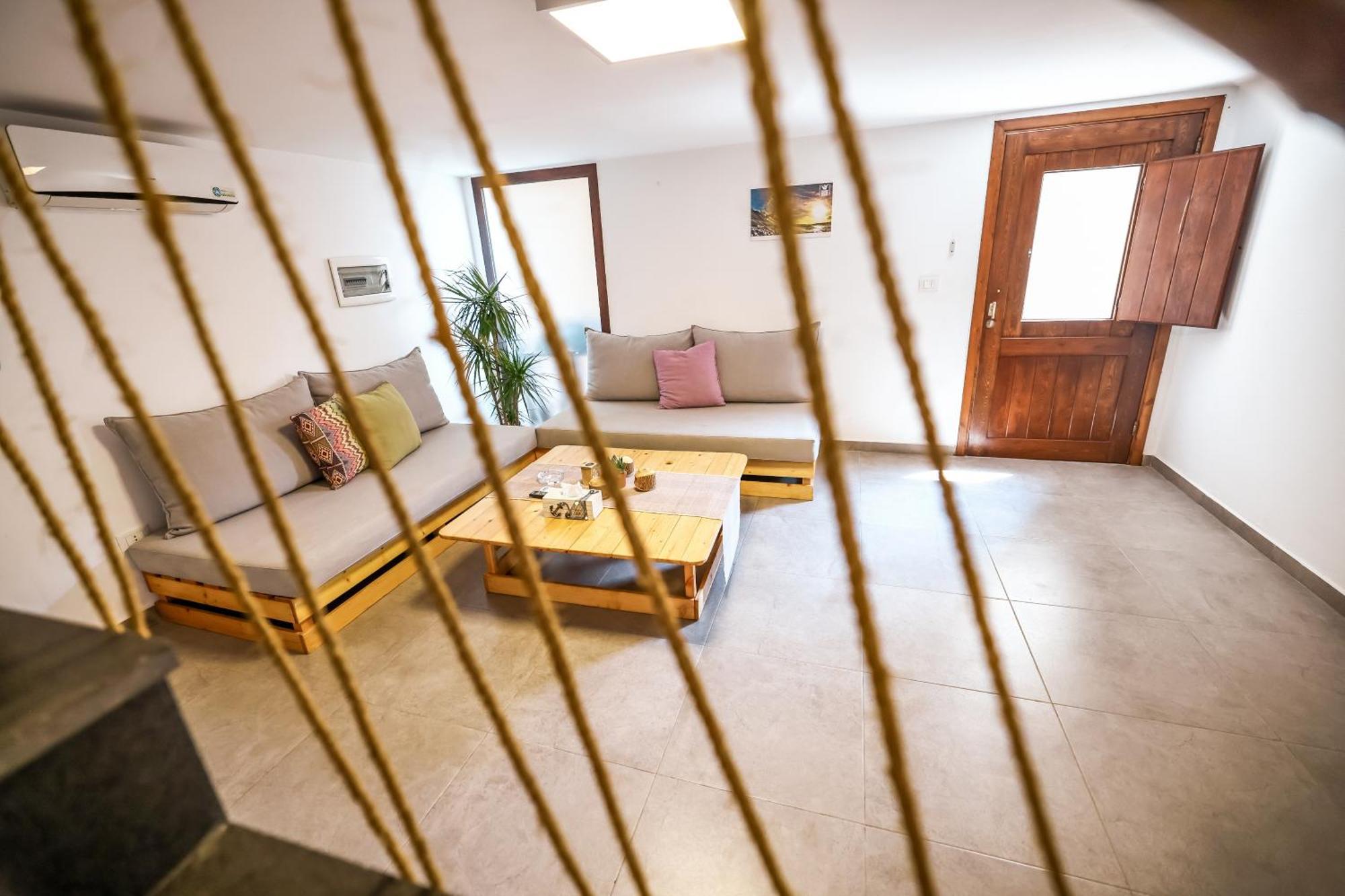 Old Town Guesthouses Batroun Ngoại thất bức ảnh