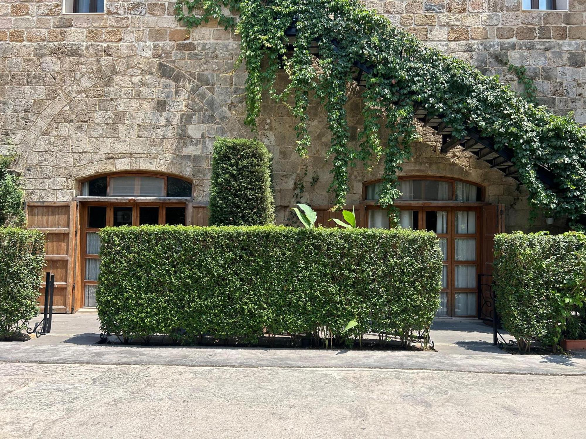 Old Town Guesthouses Batroun Ngoại thất bức ảnh