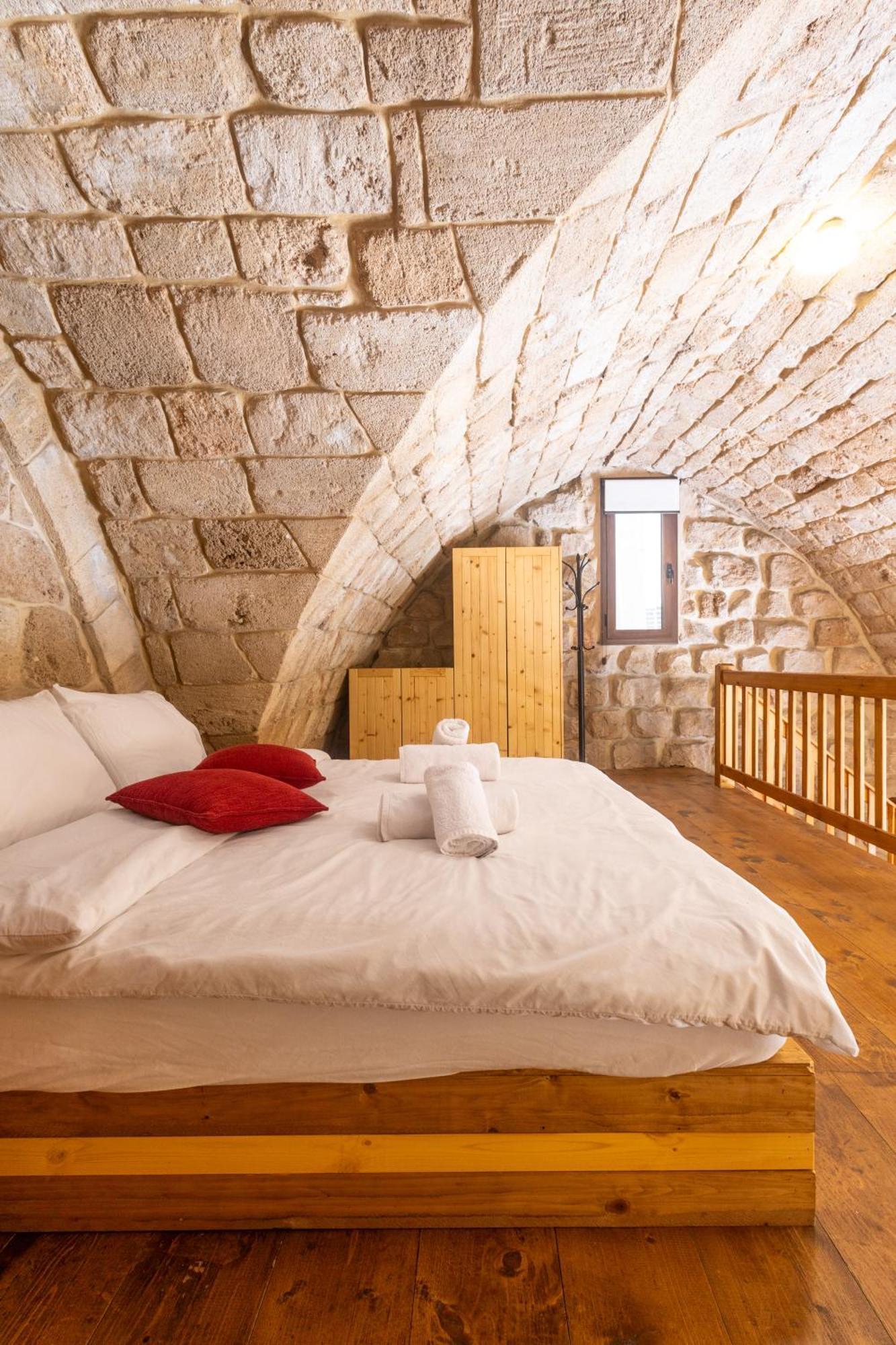 Old Town Guesthouses Batroun Ngoại thất bức ảnh