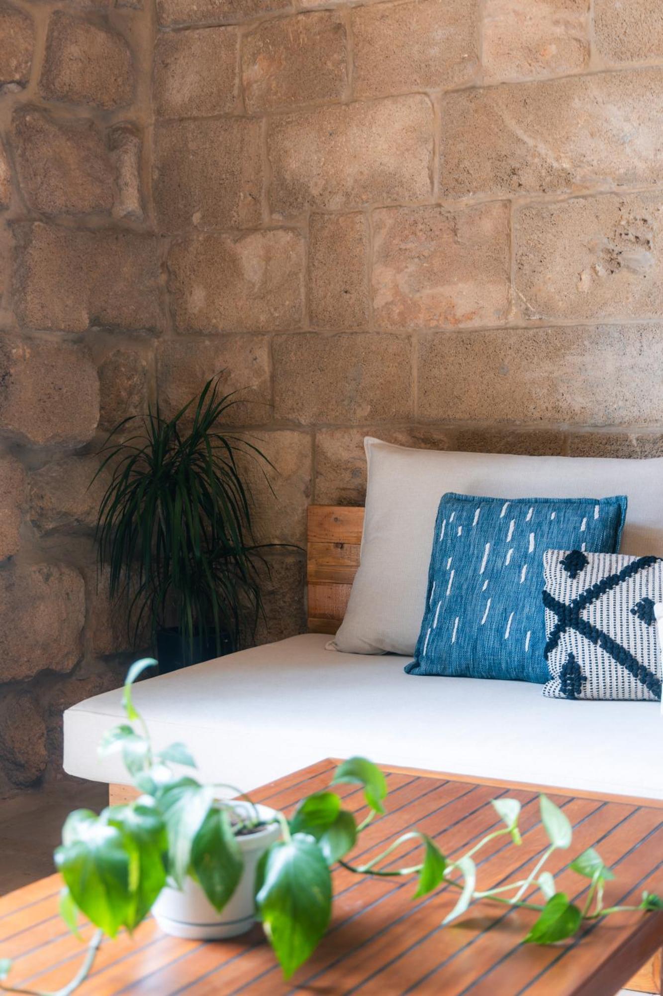 Old Town Guesthouses Batroun Ngoại thất bức ảnh