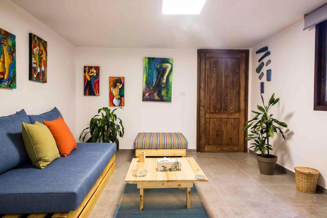 Old Town Guesthouses Batroun Ngoại thất bức ảnh